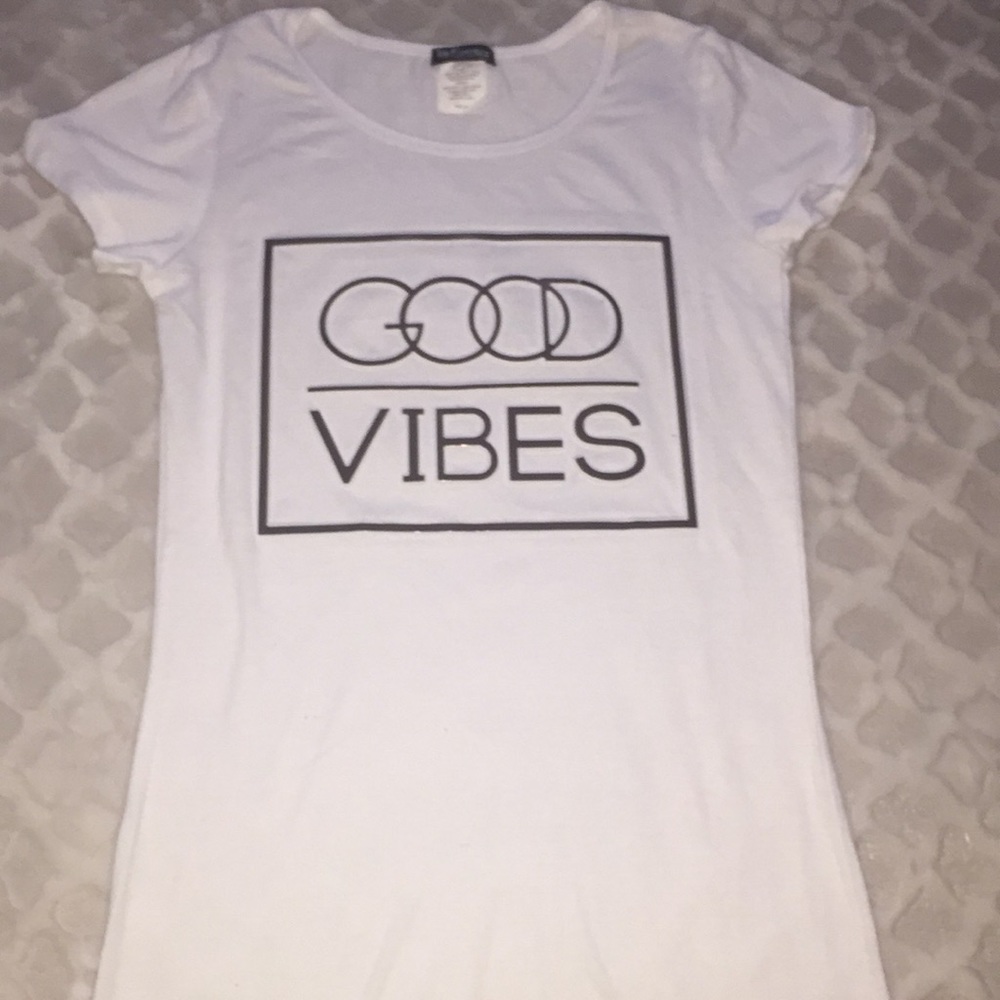 Good vibes tee